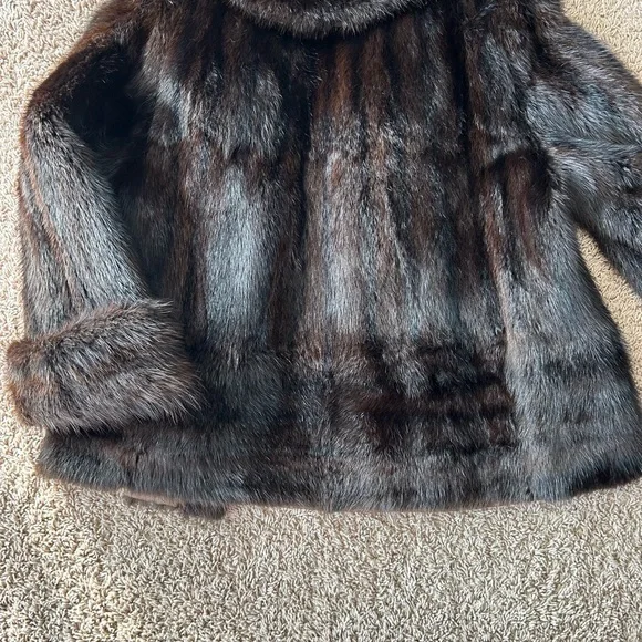 Brown beaver fur collared jacket - Picture 10 of 10